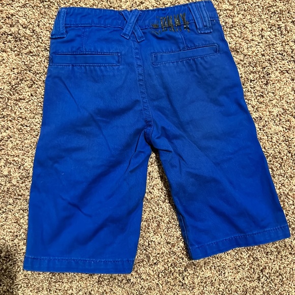 Kids DKNY shorts - Picture 2 of 3